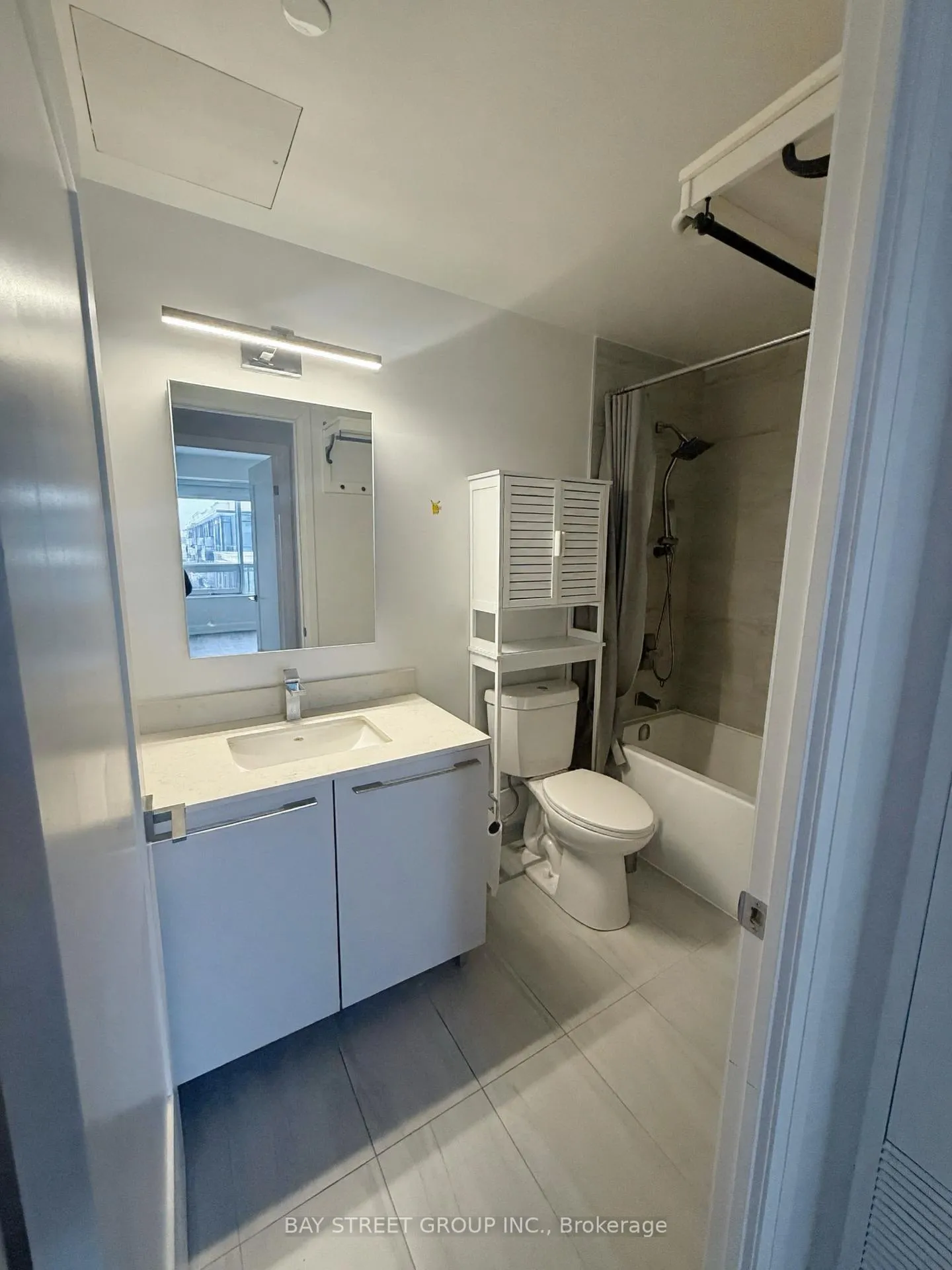 Photo 7 of Unit 921, 38 Water Walk Drive, Markham, Unionville — HOMEH