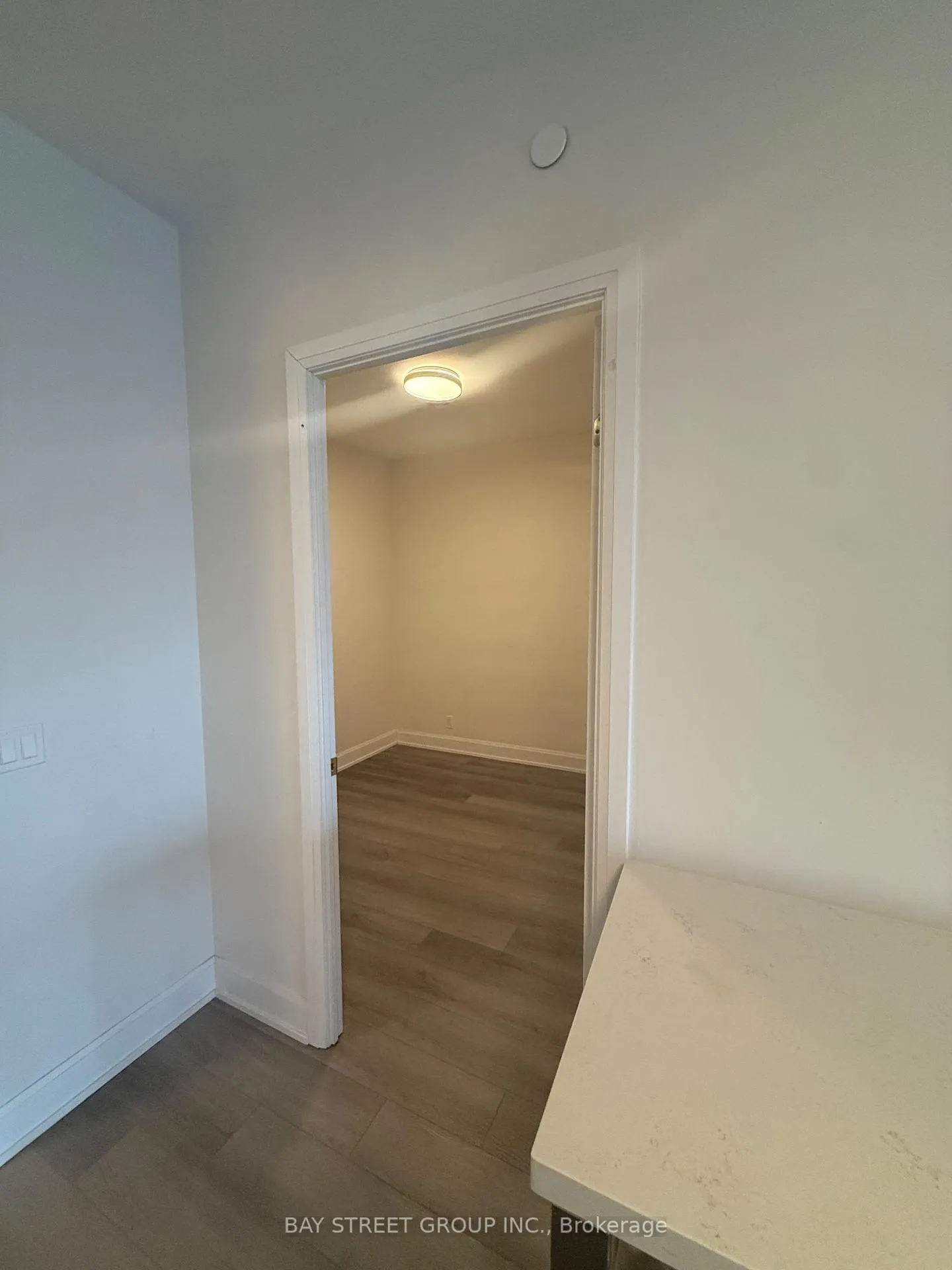 Photo 8 of Unit 921, 38 Water Walk Drive, Markham, Unionville — HOMEH