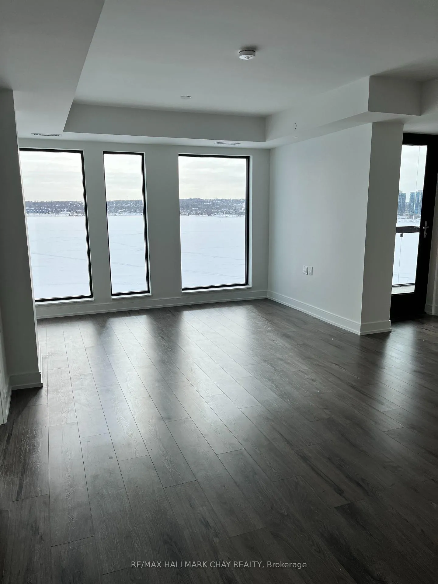 Photo 8 of Unit 702, 185 Dunlop Street E, Barrie, Lakeshore — HOMEH