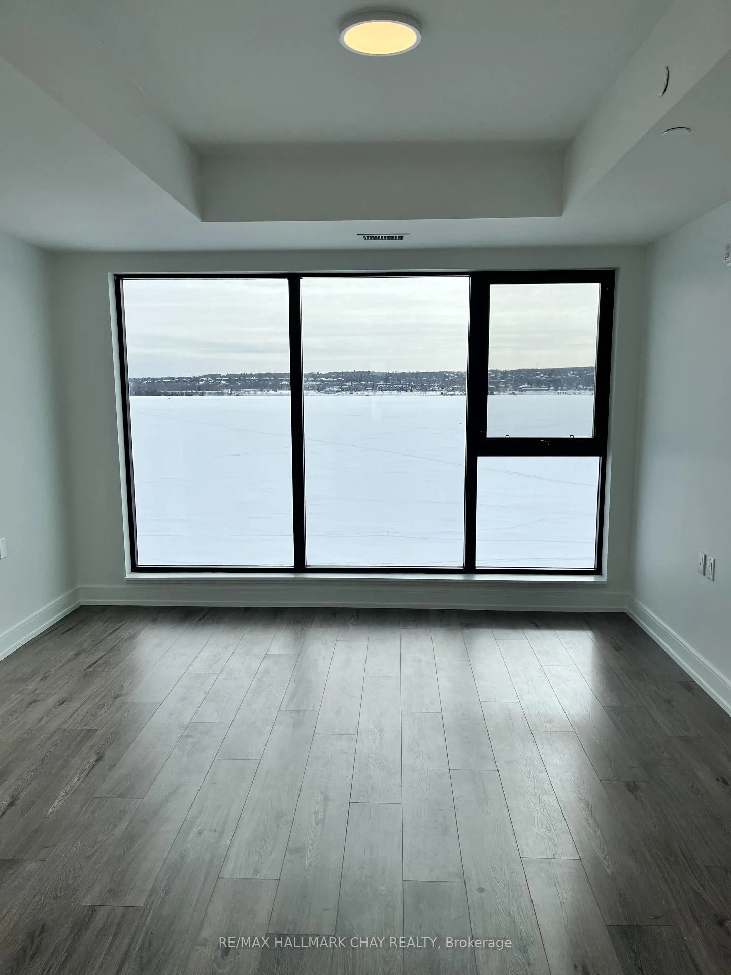 Photo 9 of Unit 702, 185 Dunlop Street E, Barrie, Lakeshore — HOMEH