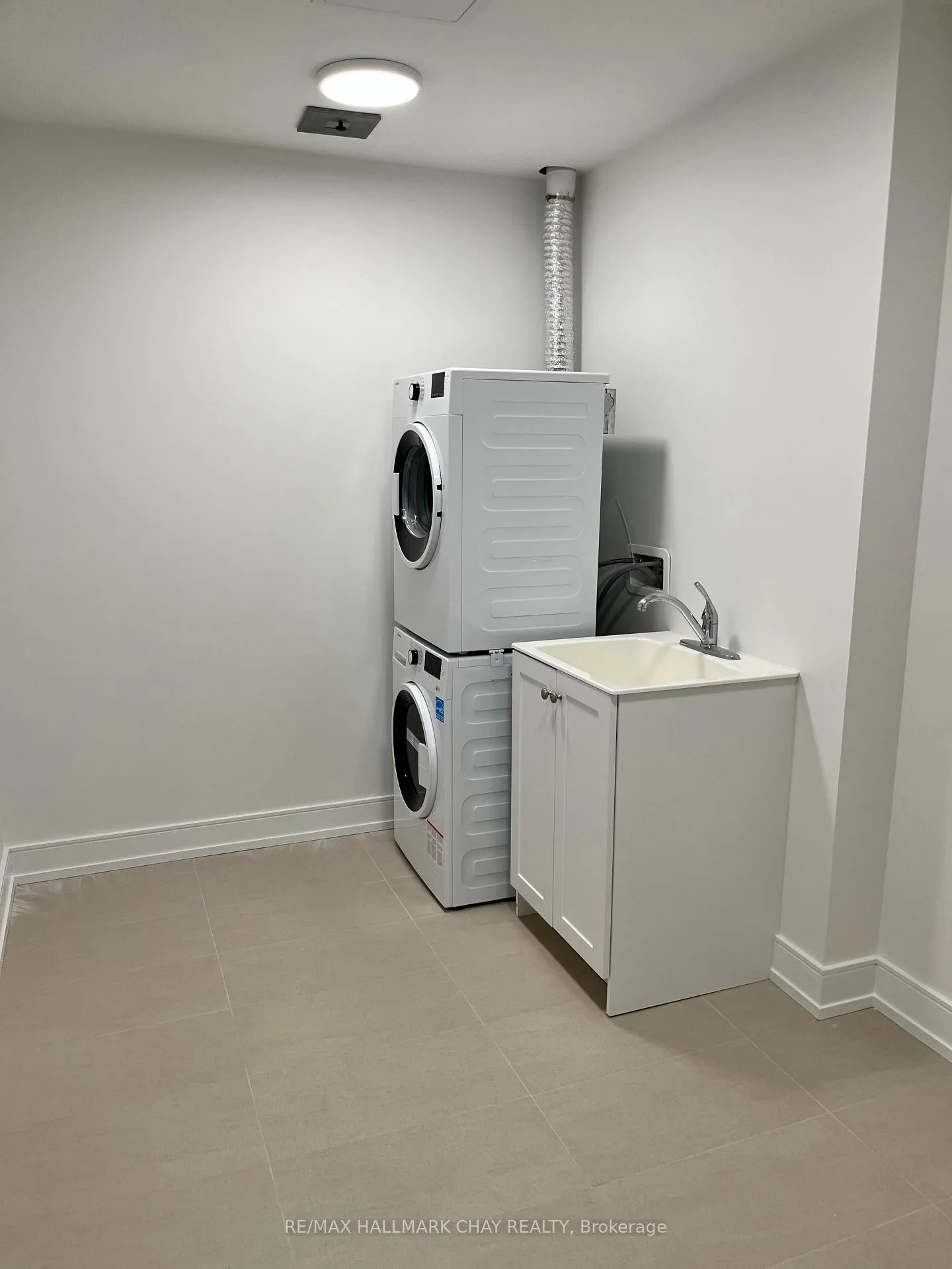 Photo 10 of Unit 702, 185 Dunlop Street E, Barrie, Lakeshore — HOMEH