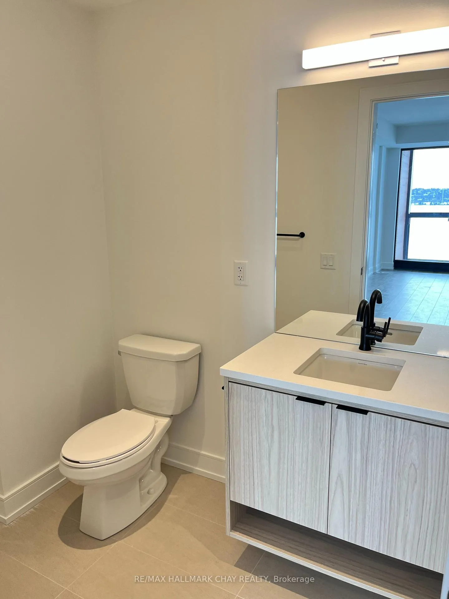 Photo 13 of Unit 702, 185 Dunlop Street E, Barrie, Lakeshore — HOMEH