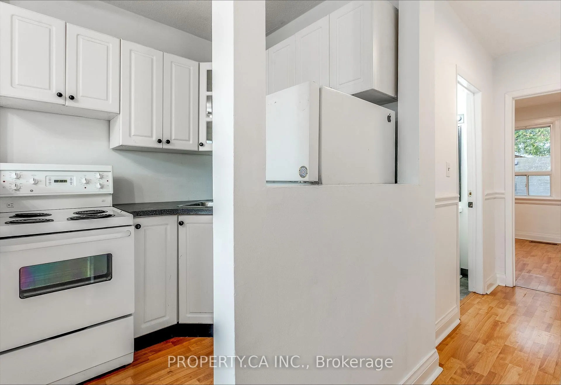 Photo 10 of Unit 2nd Flr, 1011 Kingston Road, Toronto, The Beaches — HOMEH