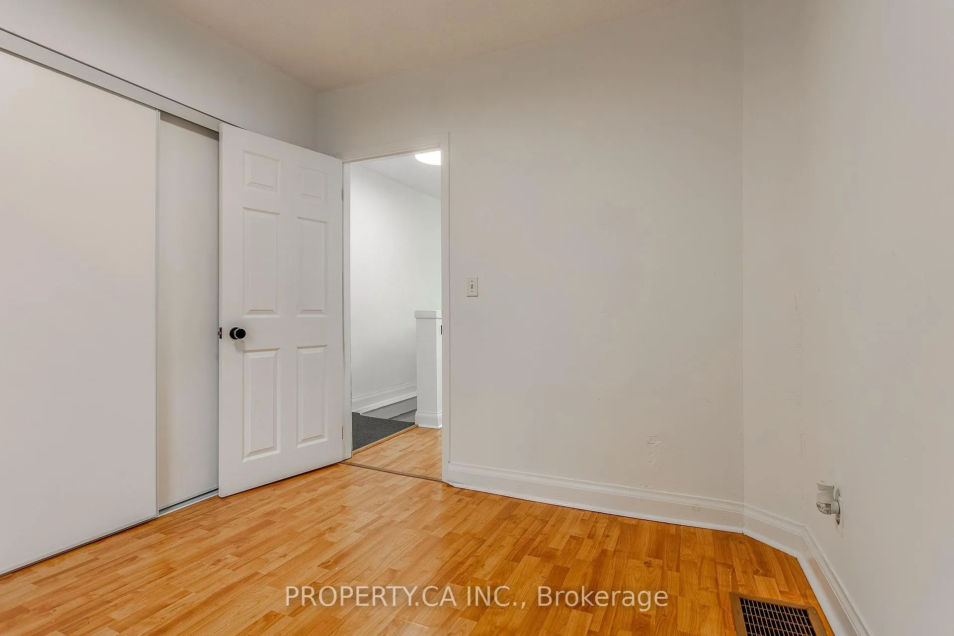 Photo 16 of Unit 2nd Flr, 1011 Kingston Road, Toronto, The Beaches — HOMEH