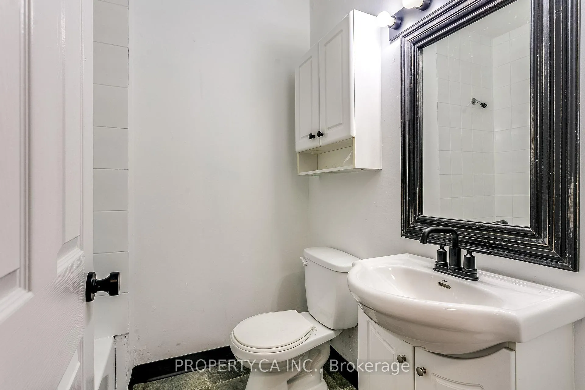 Photo 18 of Unit 2nd Flr, 1011 Kingston Road, Toronto, The Beaches — HOMEH