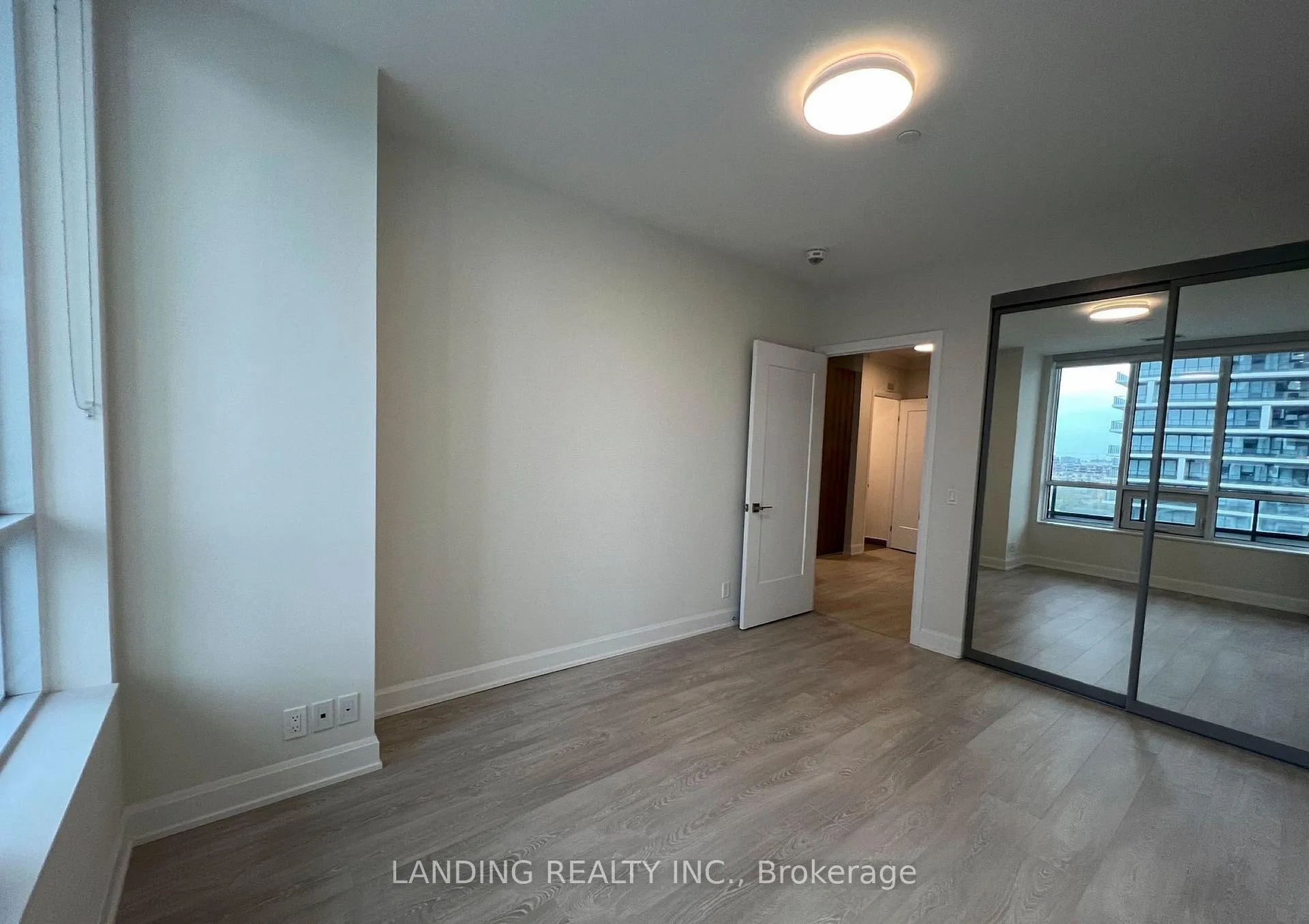 Photo 5 of Unit 1003, 38 Water Walk Drive, Markham, Unionville — HOMEH