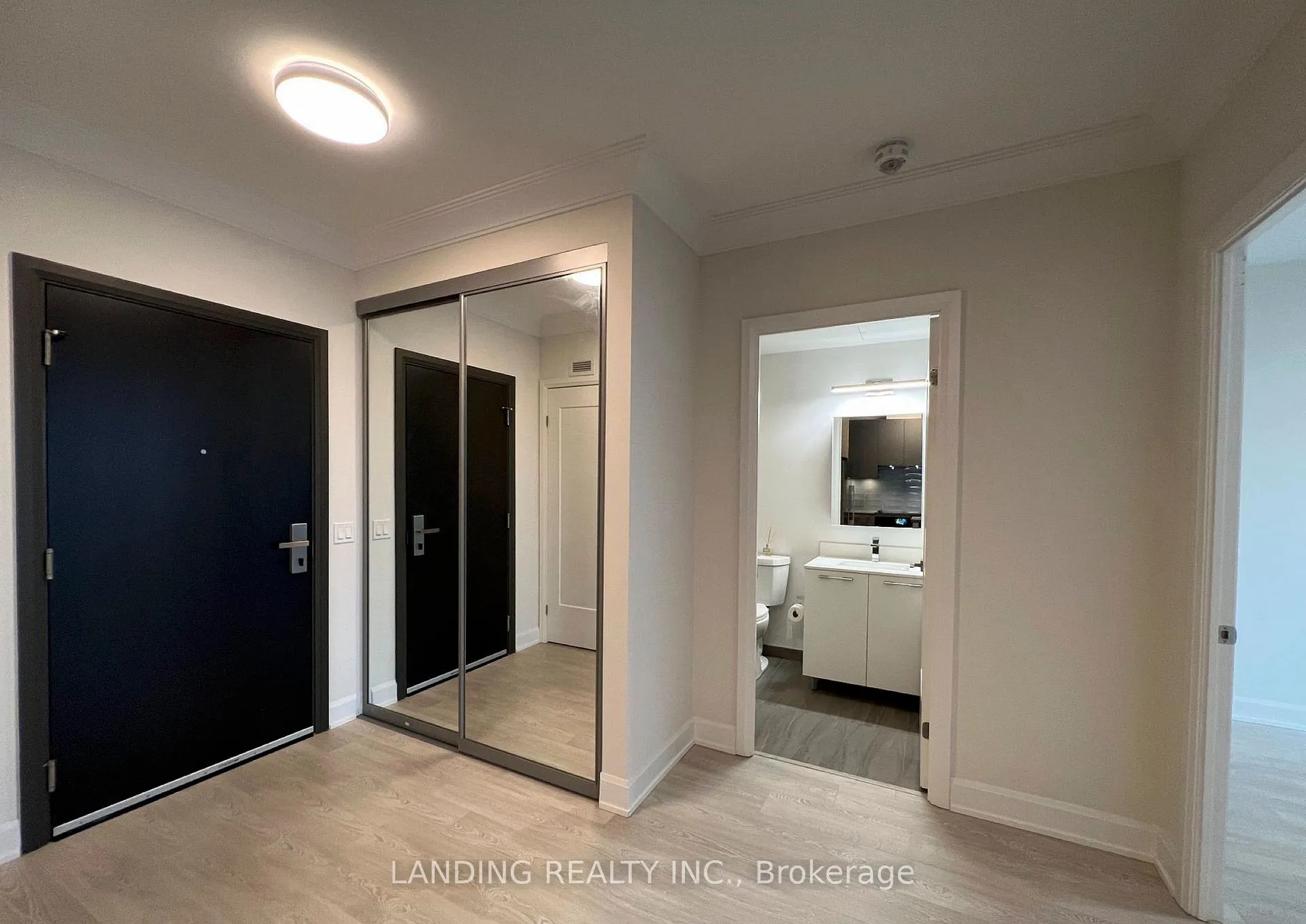 Photo 7 of Unit 1003, 38 Water Walk Drive, Markham, Unionville — HOMEH