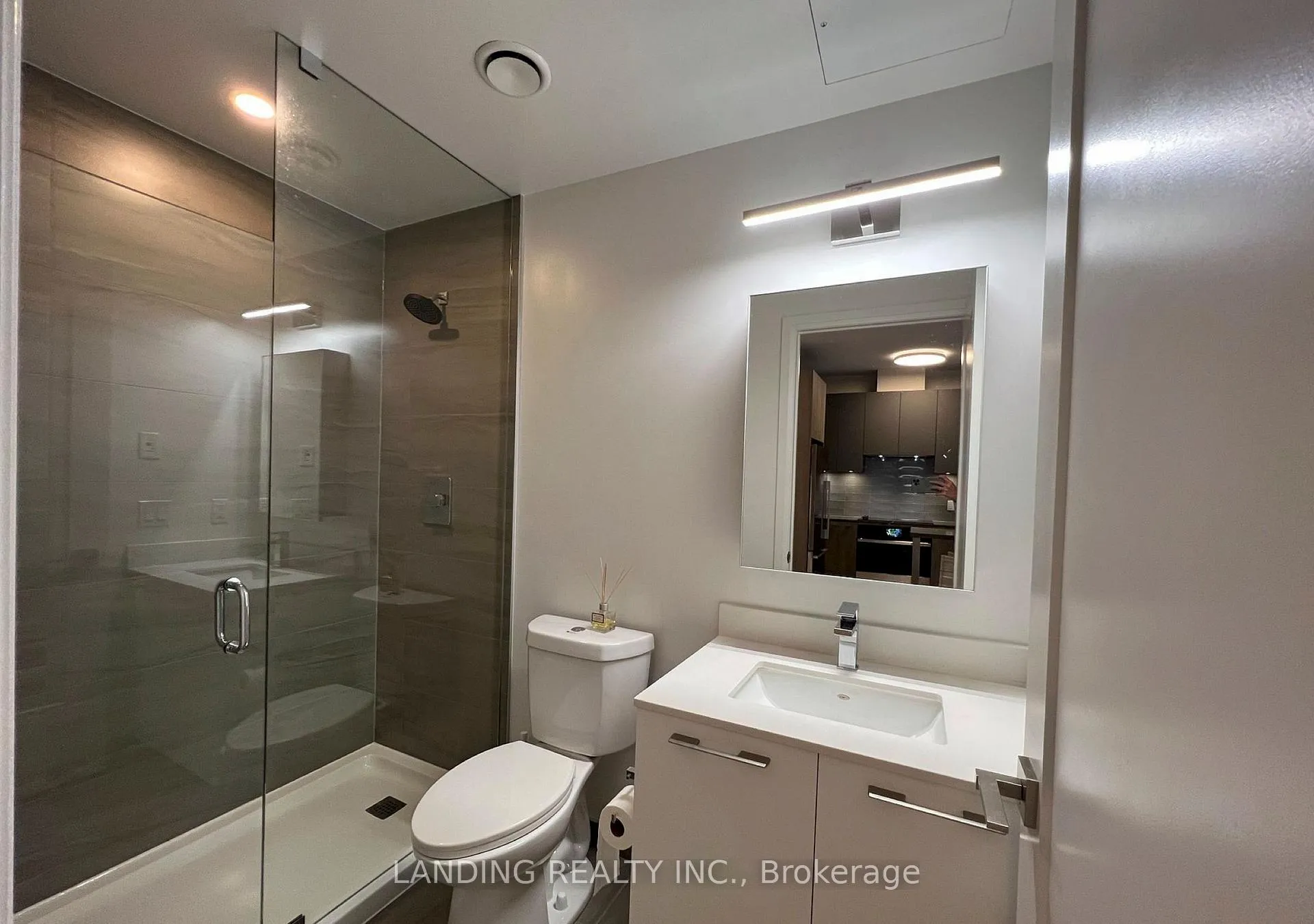 Photo 8 of Unit 1003, 38 Water Walk Drive, Markham, Unionville — HOMEH
