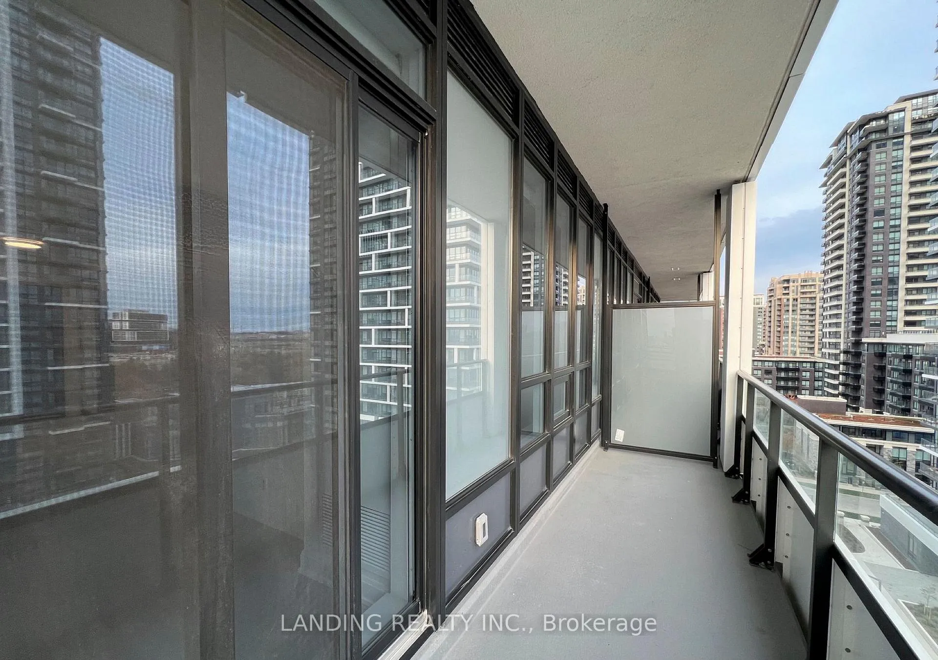 Photo 10 of Unit 1003, 38 Water Walk Drive, Markham, Unionville — HOMEH