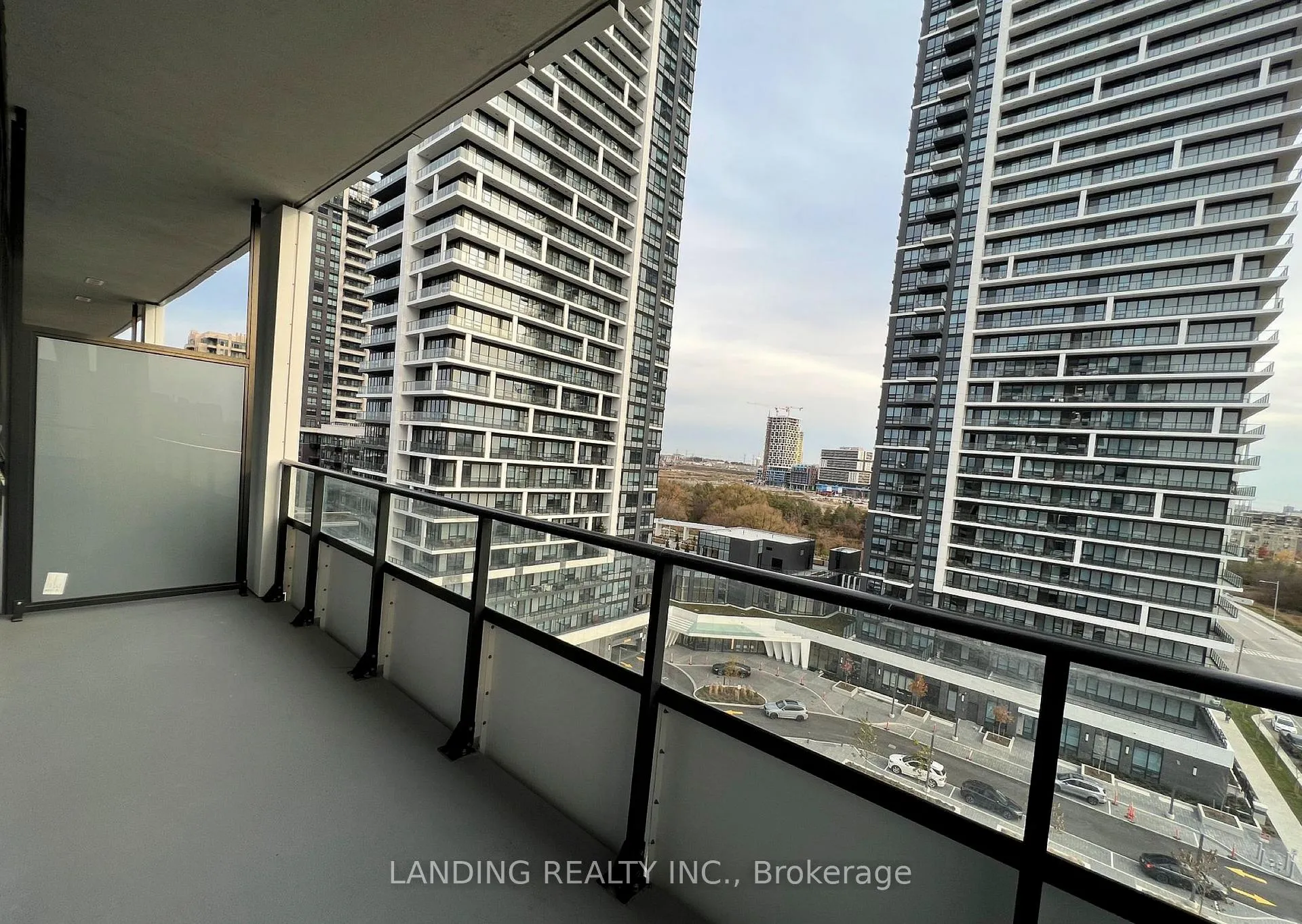 Photo 11 of Unit 1003, 38 Water Walk Drive, Markham, Unionville — HOMEH