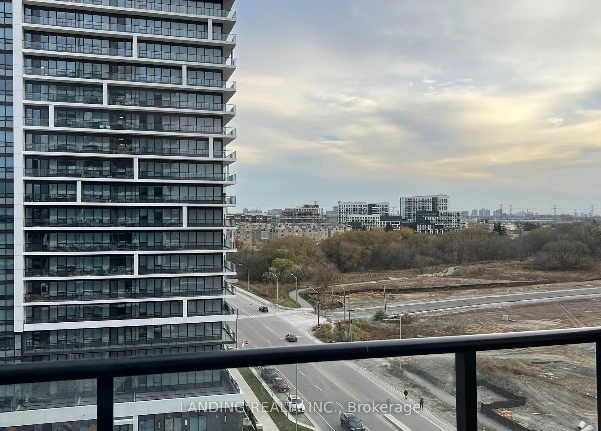 Photo 12 of Unit 1003, 38 Water Walk Drive, Markham, Unionville — HOMEH