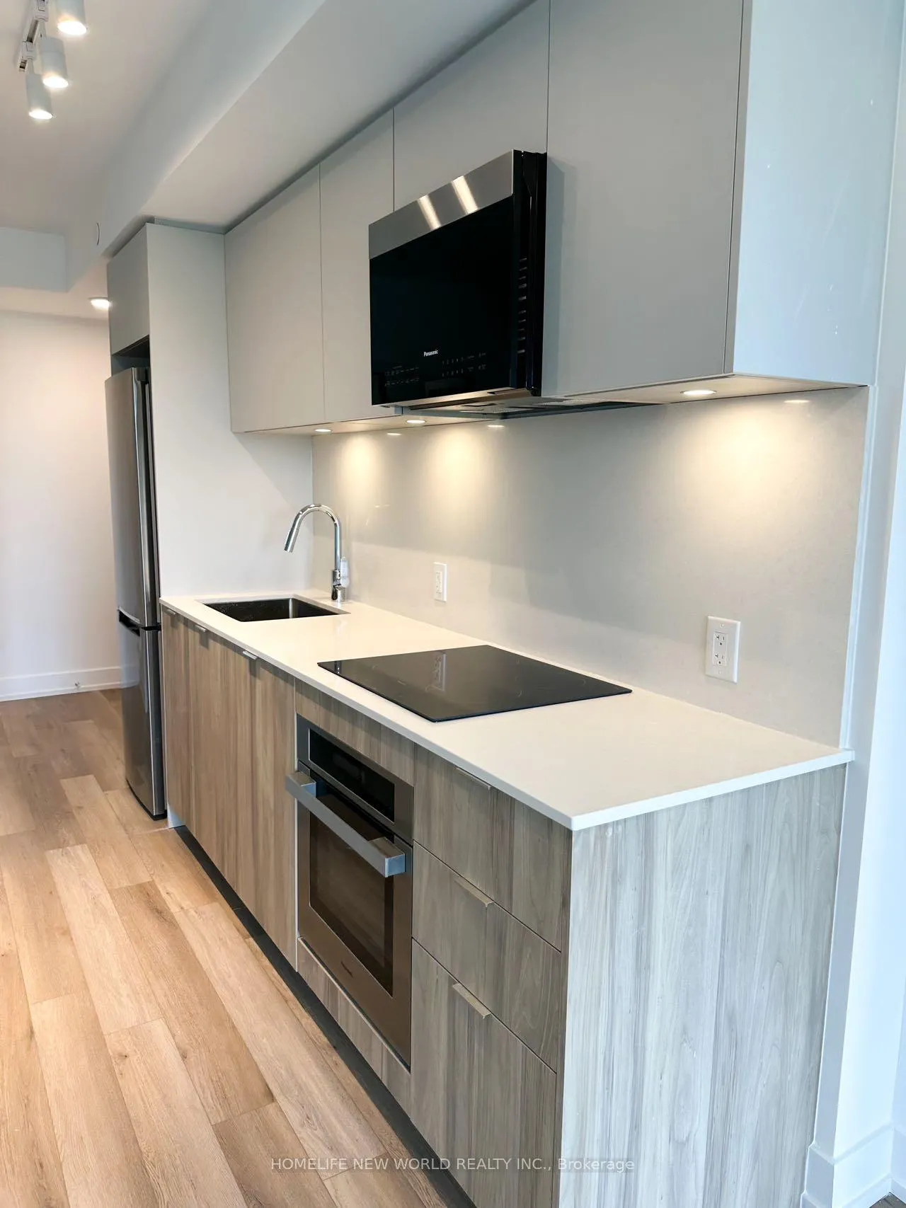 Photo 6 of Unit 718, 8 Cedarland Drive, Markham, Unionville — HOMEH