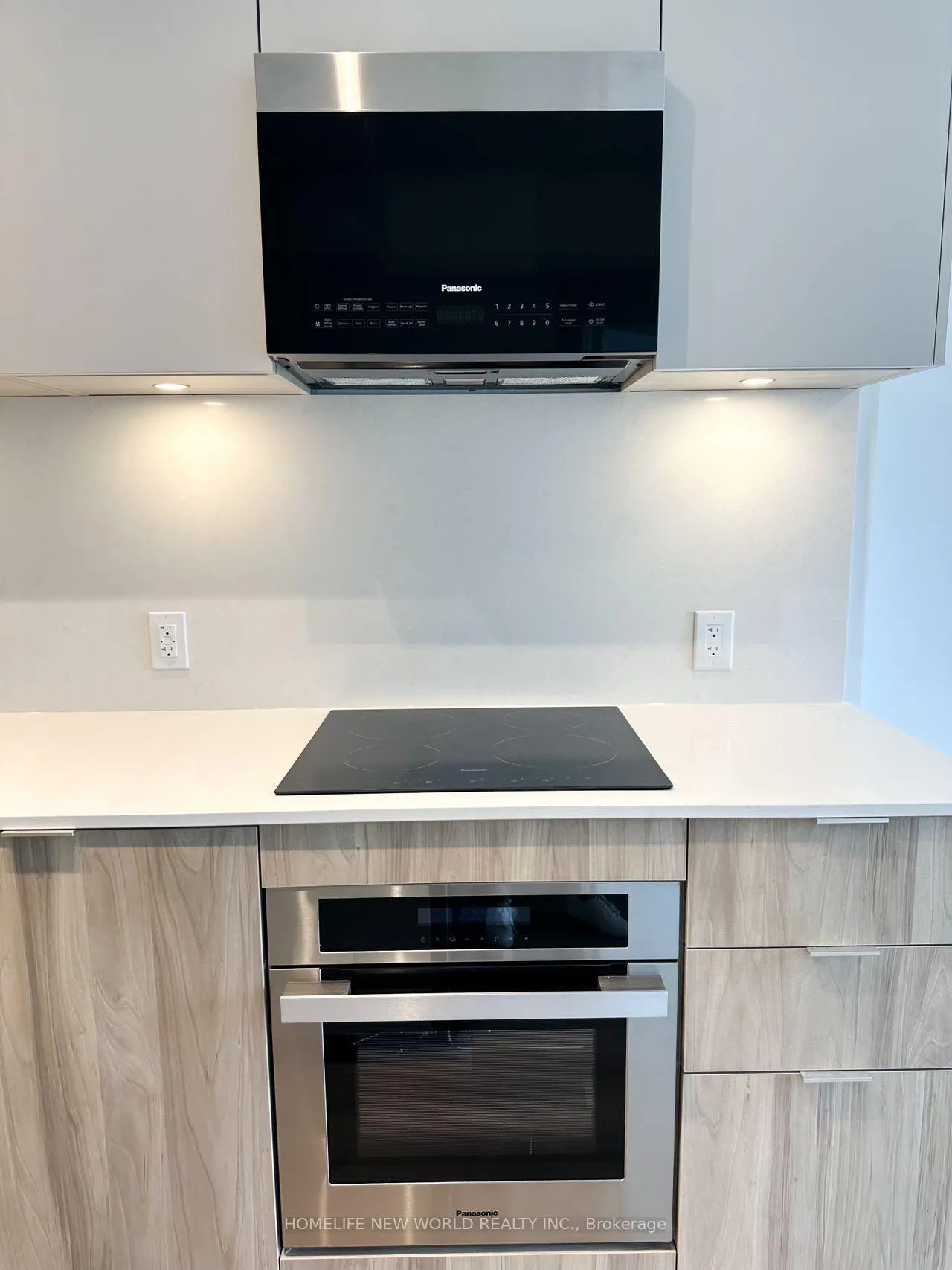 Photo 8 of Unit 718, 8 Cedarland Drive, Markham, Unionville — HOMEH