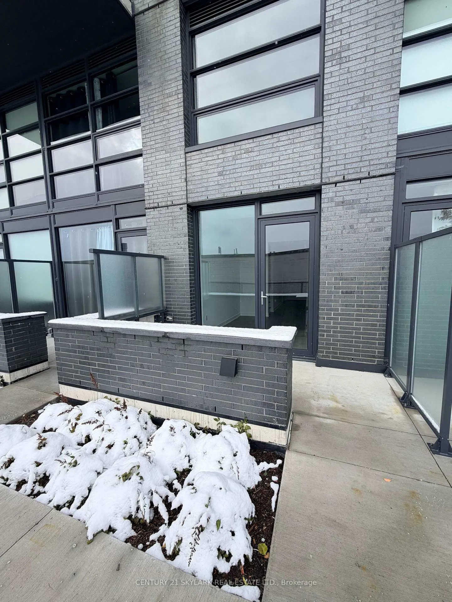 Front of Unit 148D, 1614 Charles Street