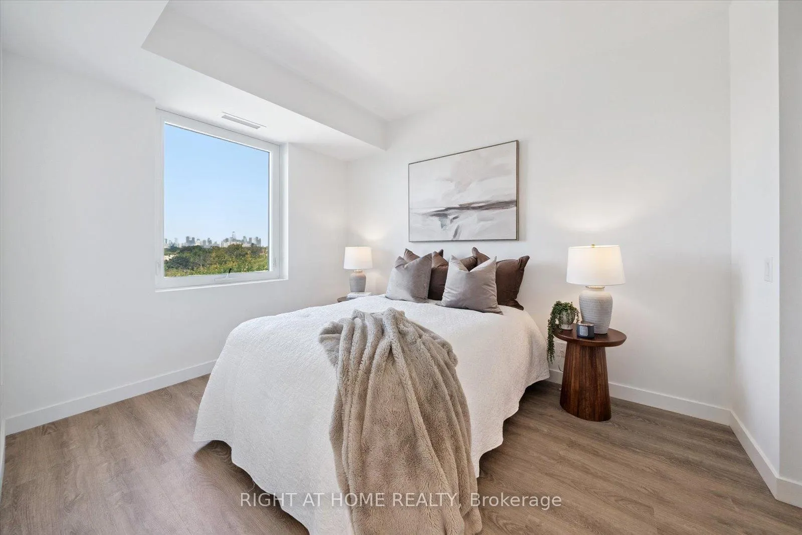 Photo 3 of Unit 1309, 1050 Eastern Avenue, Toronto, The Beaches — HOMEH