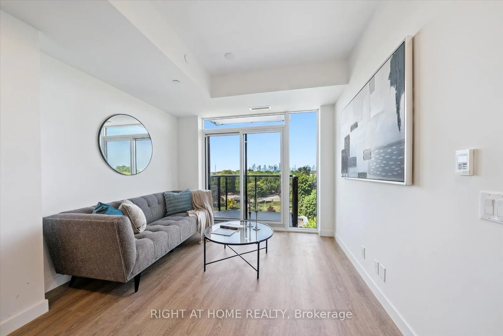 Photo 8 of Unit 1309, 1050 Eastern Avenue, Toronto, The Beaches — HOMEH