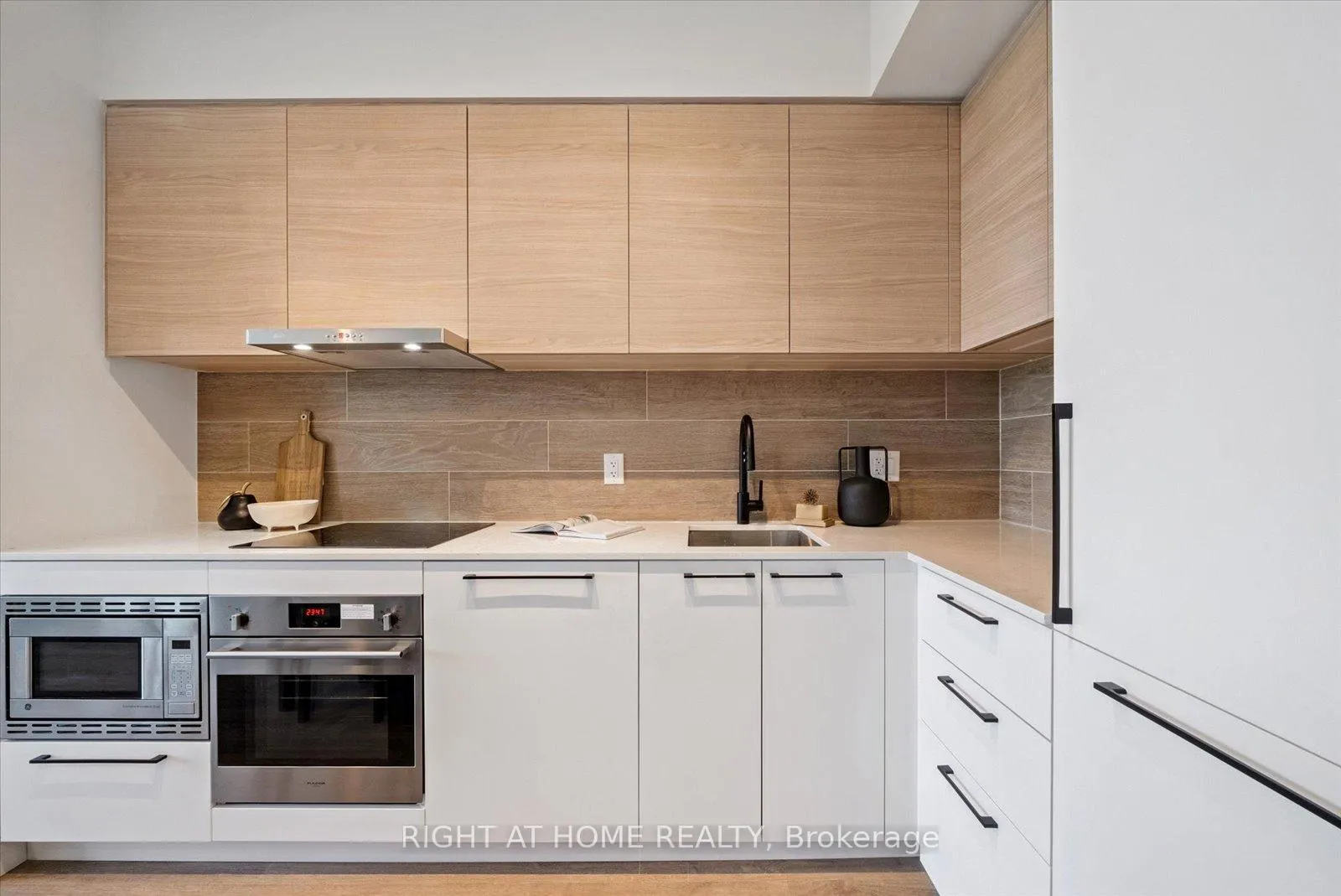 Photo 10 of Unit 1309, 1050 Eastern Avenue, Toronto, The Beaches — HOMEH