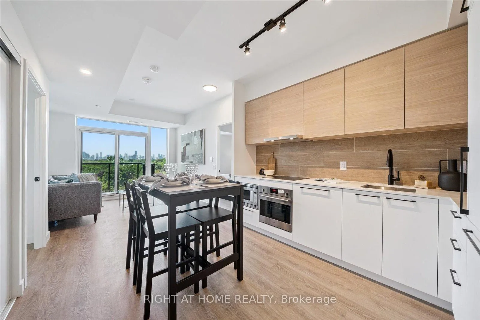 Photo 12 of Unit 1309, 1050 Eastern Avenue, Toronto, The Beaches — HOMEH