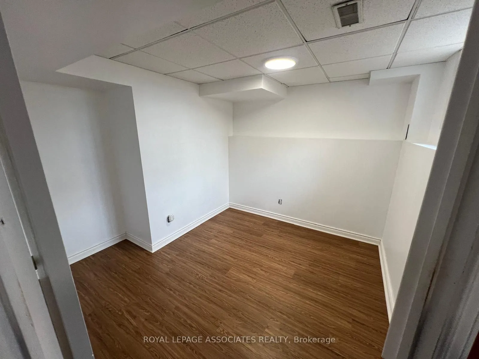 Photo 9 of Unit Lower, 57 Apple Blossom Boulevard, Clarington, Bowmanville — HOMEH