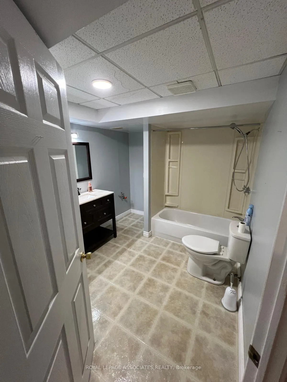 Photo 12 of Unit Lower, 57 Apple Blossom Boulevard, Clarington, Bowmanville — HOMEH