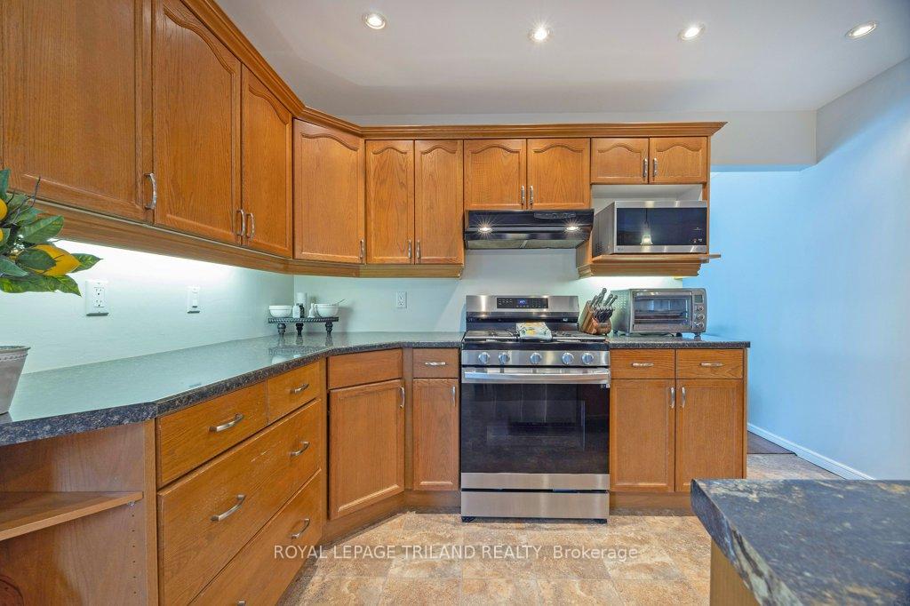 Photo 11 of 15 Timberlane Crescent, Central Elgin, Rural Central Elgin — HOMEH