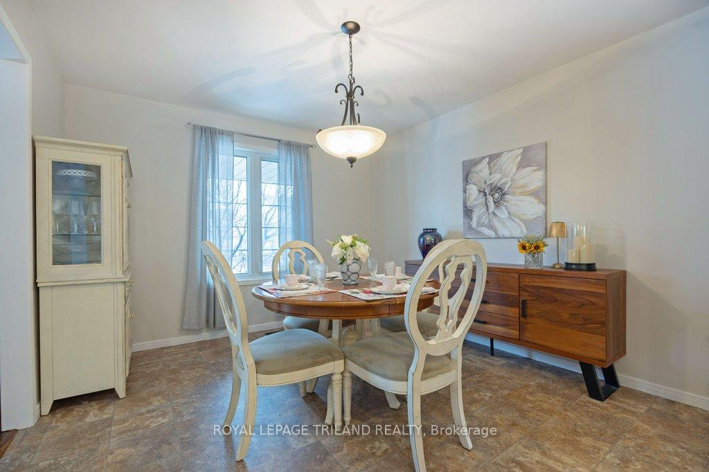 Photo 14 of 15 Timberlane Crescent, Central Elgin, Rural Central Elgin — HOMEH