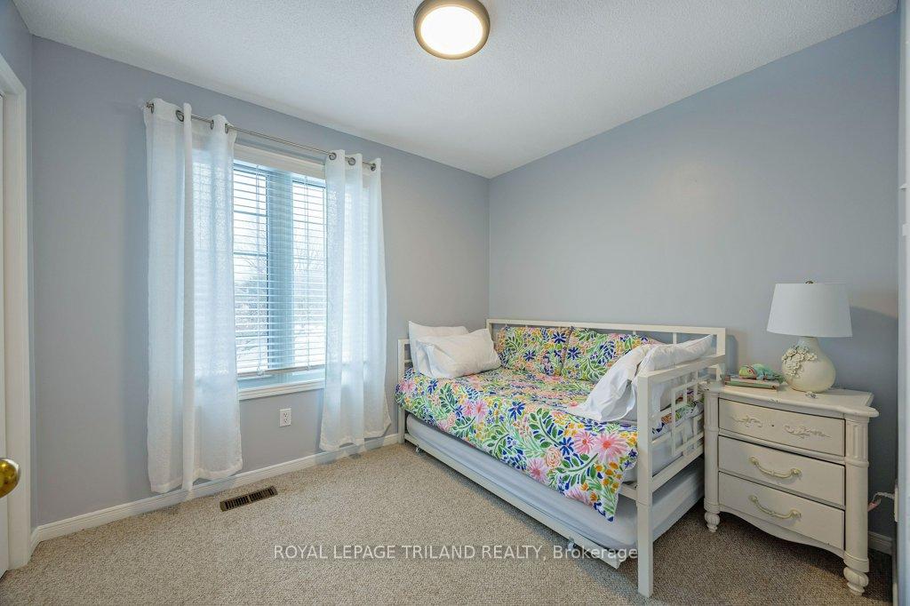 Photo 24 of 15 Timberlane Crescent, Central Elgin, Rural Central Elgin — HOMEH