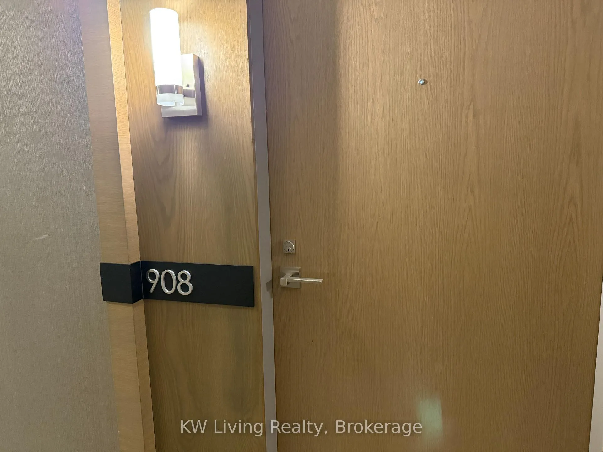 Photo 4 of Unit 908, 18 Uptown Drive, Markham, Unionville — HOMEH