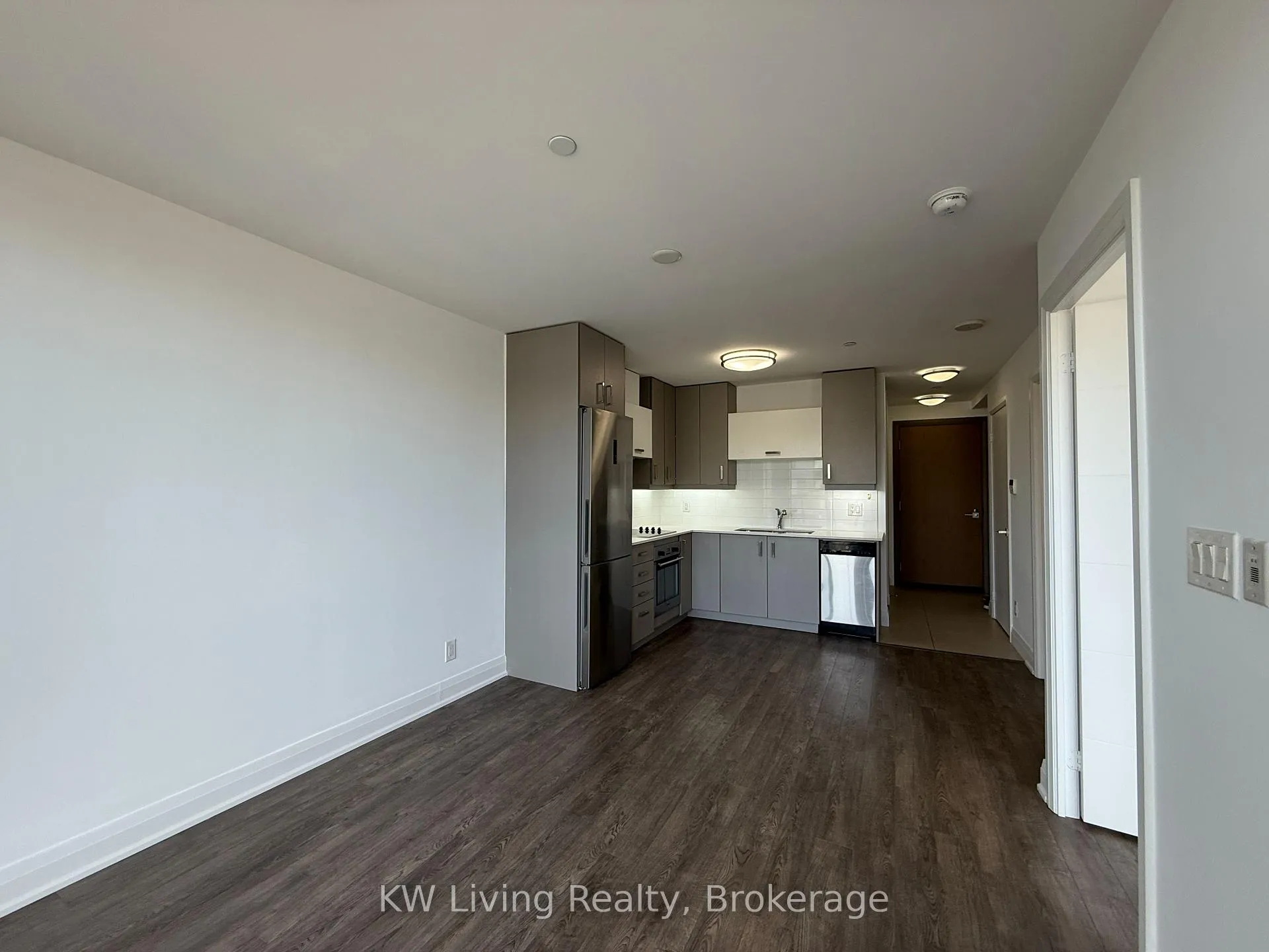 Photo 6 of Unit 908, 18 Uptown Drive, Markham, Unionville — HOMEH