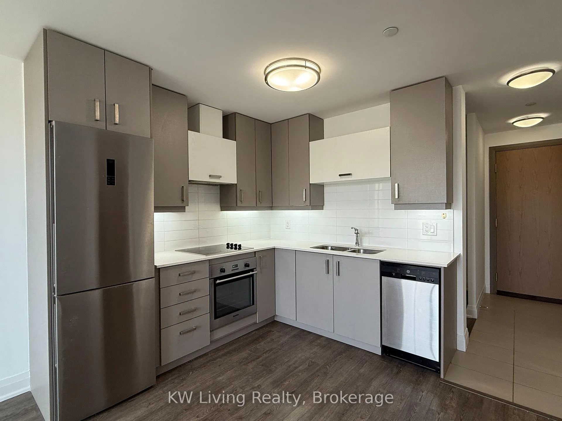 Photo 7 of Unit 908, 18 Uptown Drive, Markham, Unionville — HOMEH