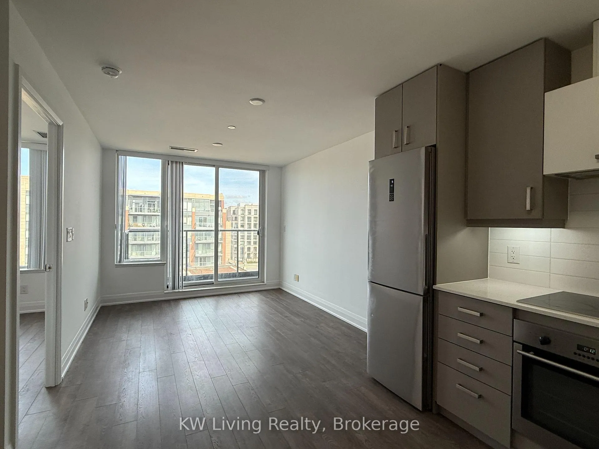 Photo 11 of Unit 908, 18 Uptown Drive, Markham, Unionville — HOMEH