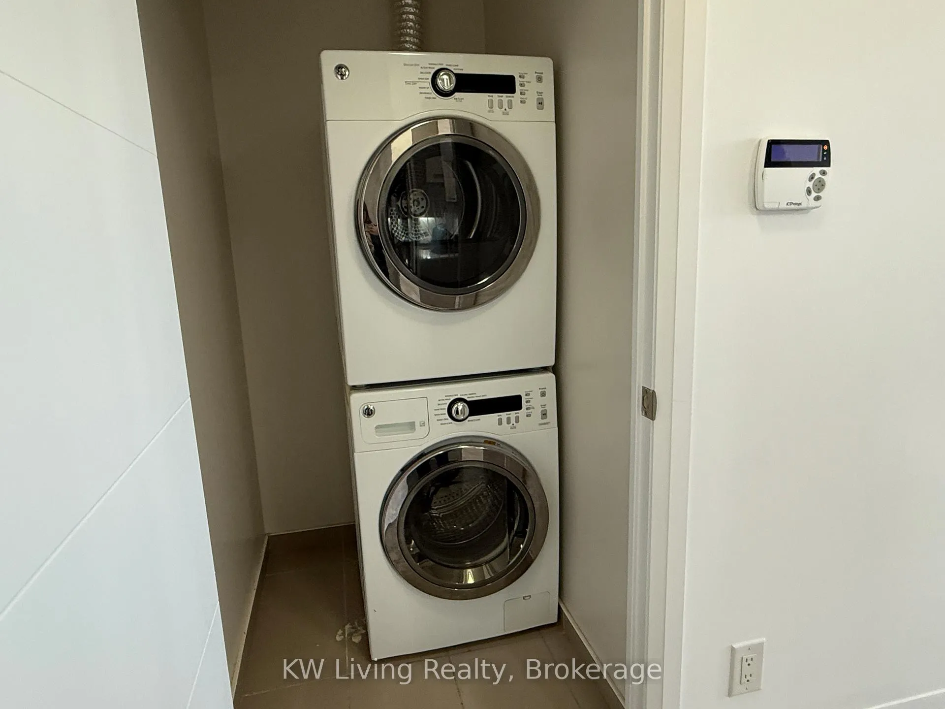 Photo 18 of Unit 908, 18 Uptown Drive, Markham, Unionville — HOMEH
