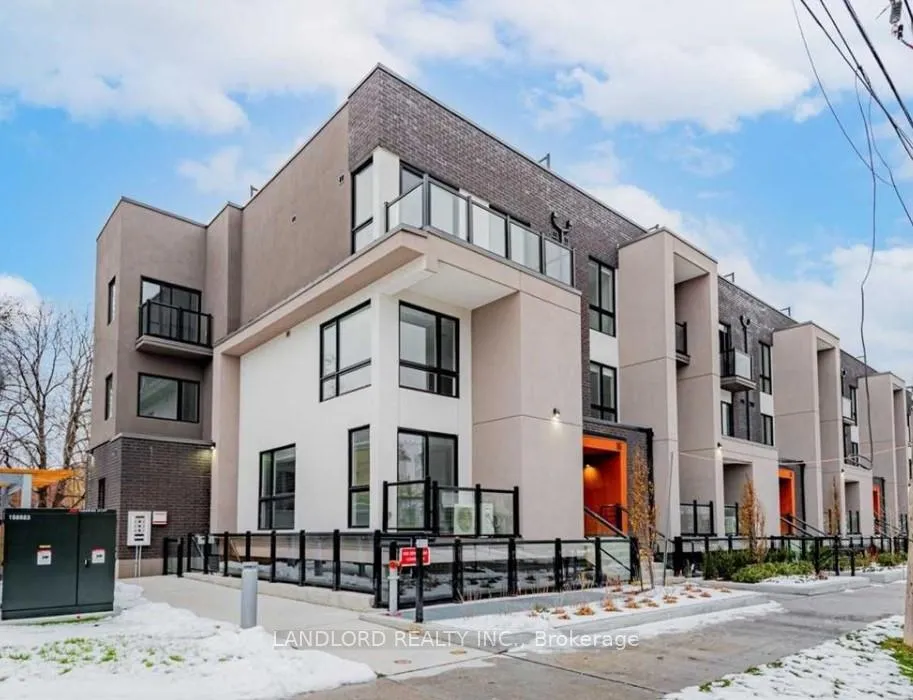 Front of Unit 6, 16 Marquette Avenue