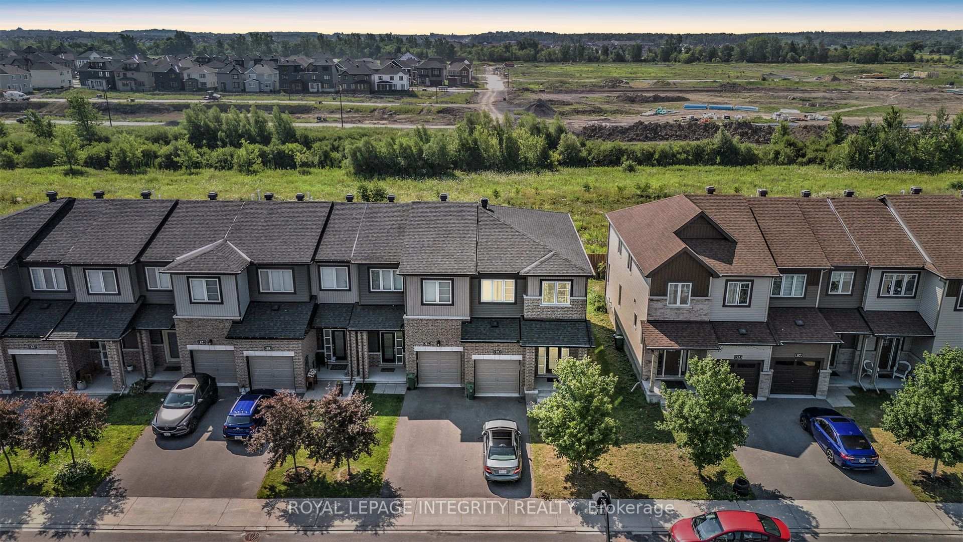 Photo 3 of 93 Aura Avenue, Ottawa, Barrhaven - Heritage Park — HOMEH