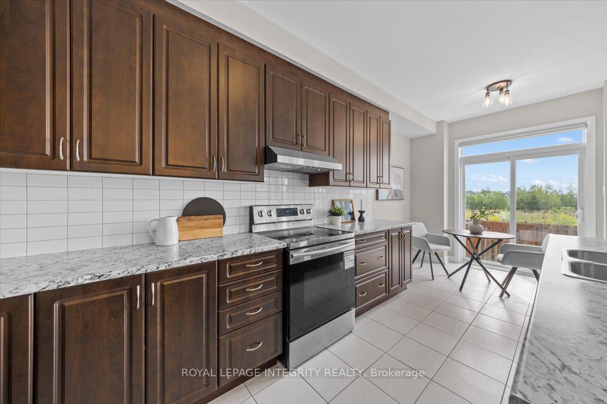 Photo 9 of 93 Aura Avenue, Ottawa, Barrhaven - Heritage Park — HOMEH