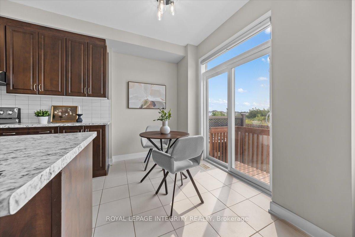 Photo 11 of 93 Aura Avenue, Ottawa, Barrhaven - Heritage Park — HOMEH
