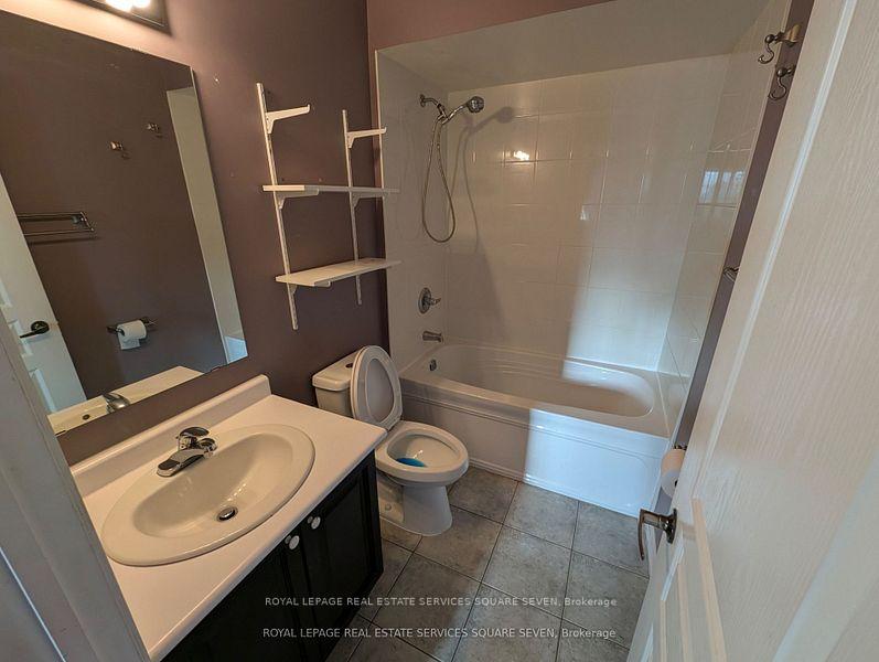 Photo 15 of 71 Forrester Drive, Clarington, Bowmanville — HOMEH