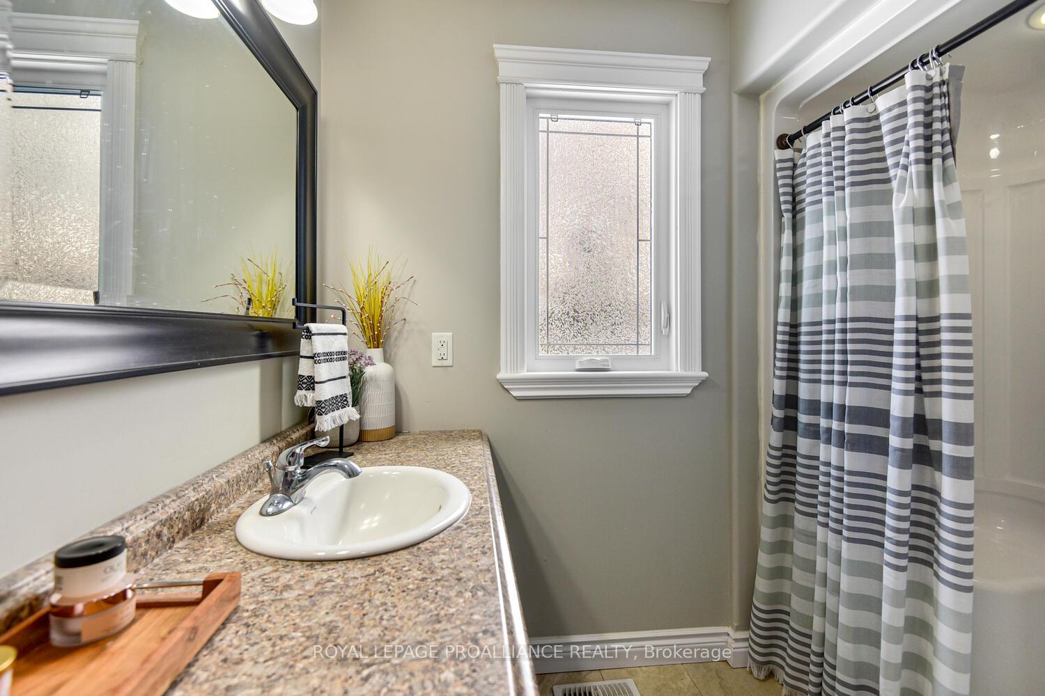 Photo 14 of 13 Albert Street, Edwardsburgh/Cardinal, Edwardsburgh/Cardinal Twp — HOMEH