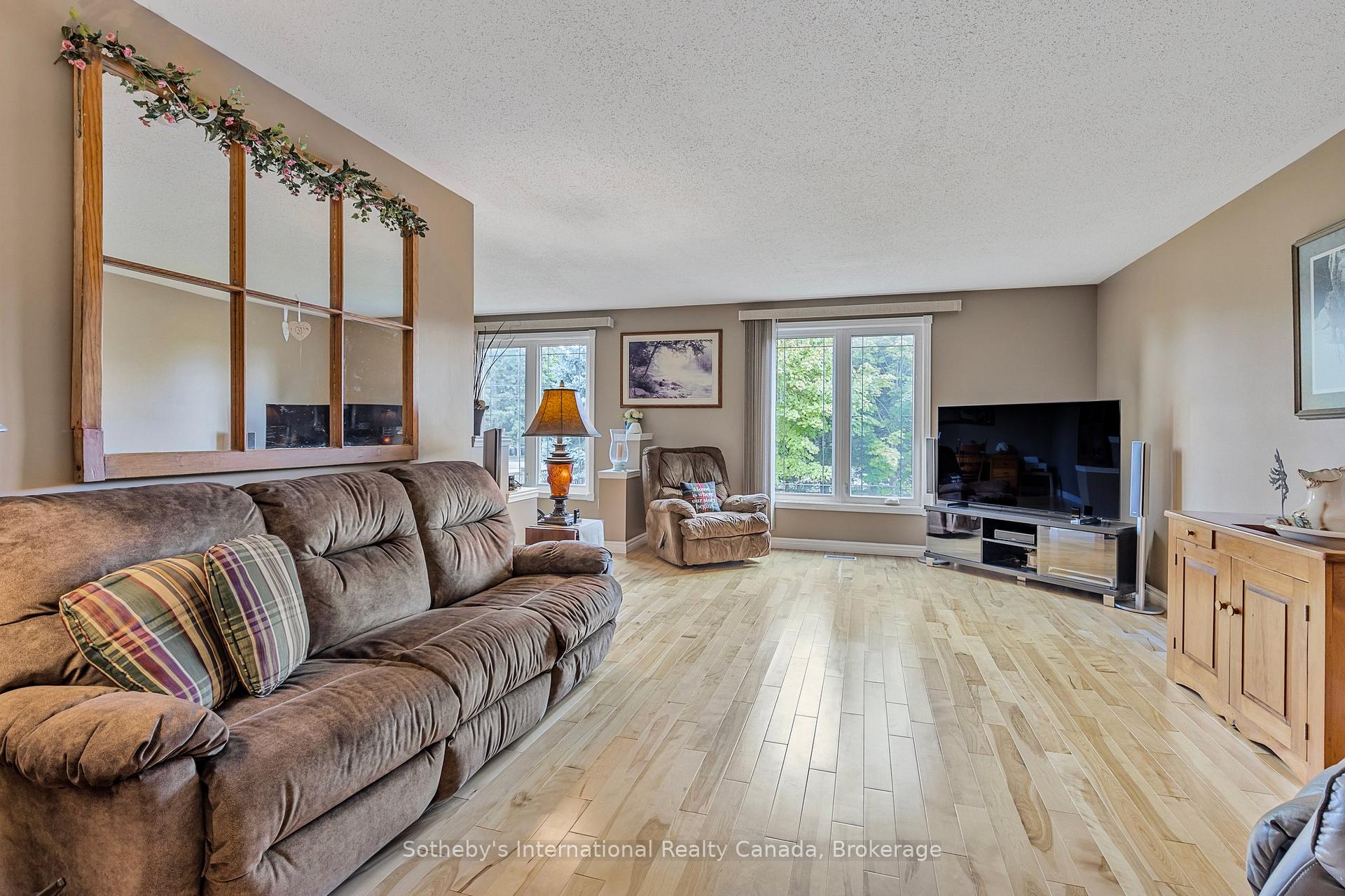 Photo 10 of 7558 County Road 91, Clearview, Stayner — HOMEH