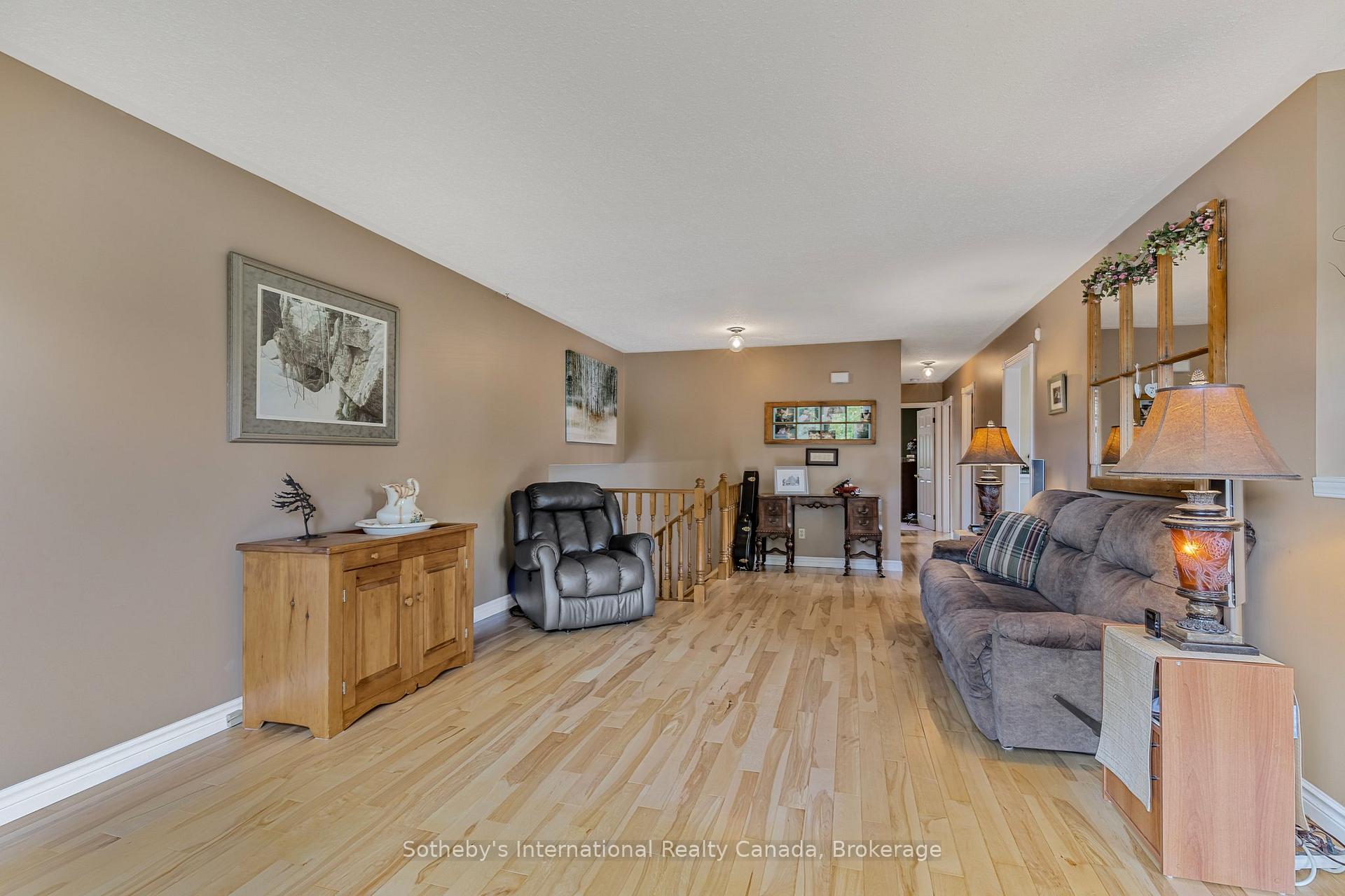 Photo 12 of 7558 County Road 91, Clearview, Stayner — HOMEH