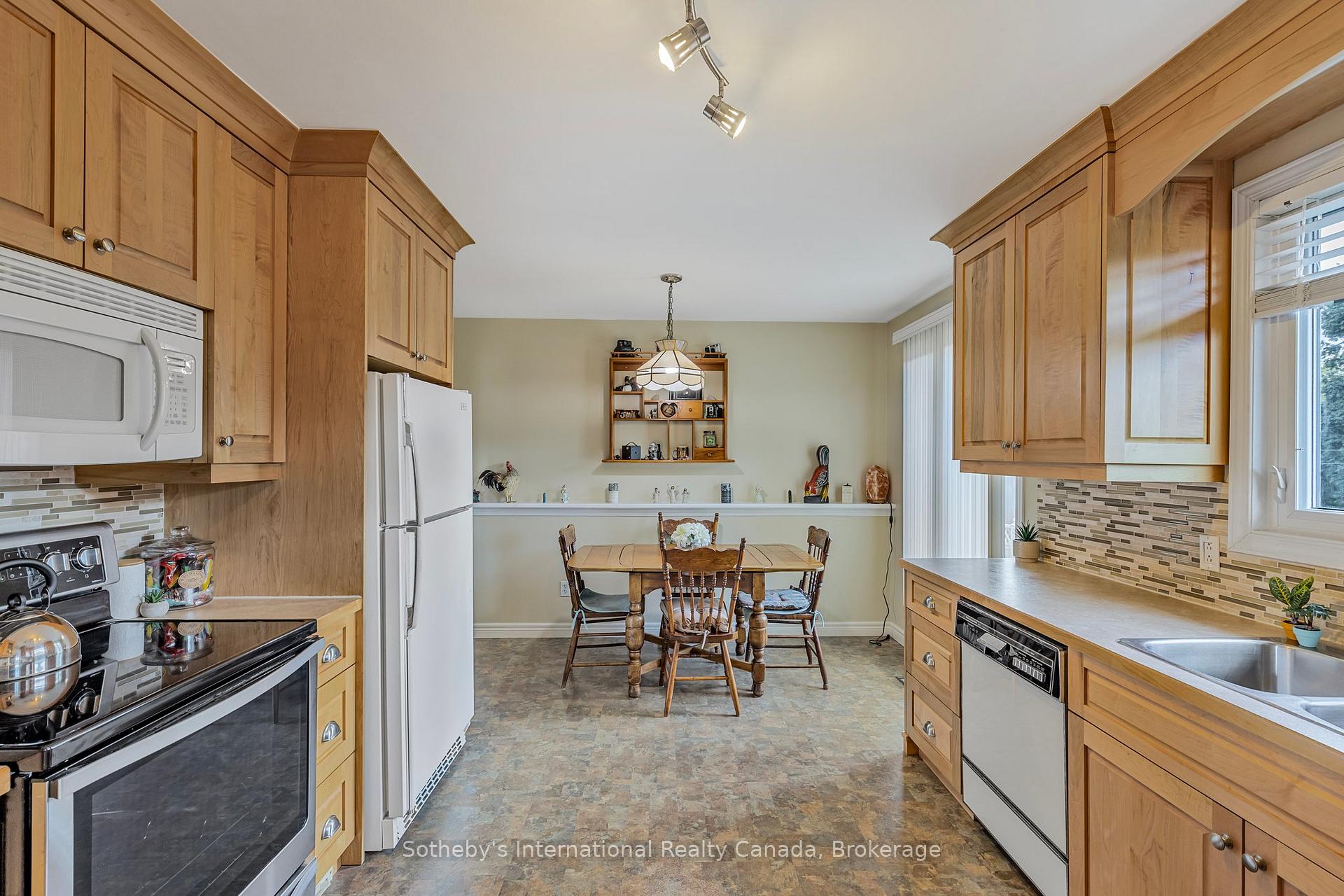 Photo 15 of 7558 County Road 91, Clearview, Stayner — HOMEH