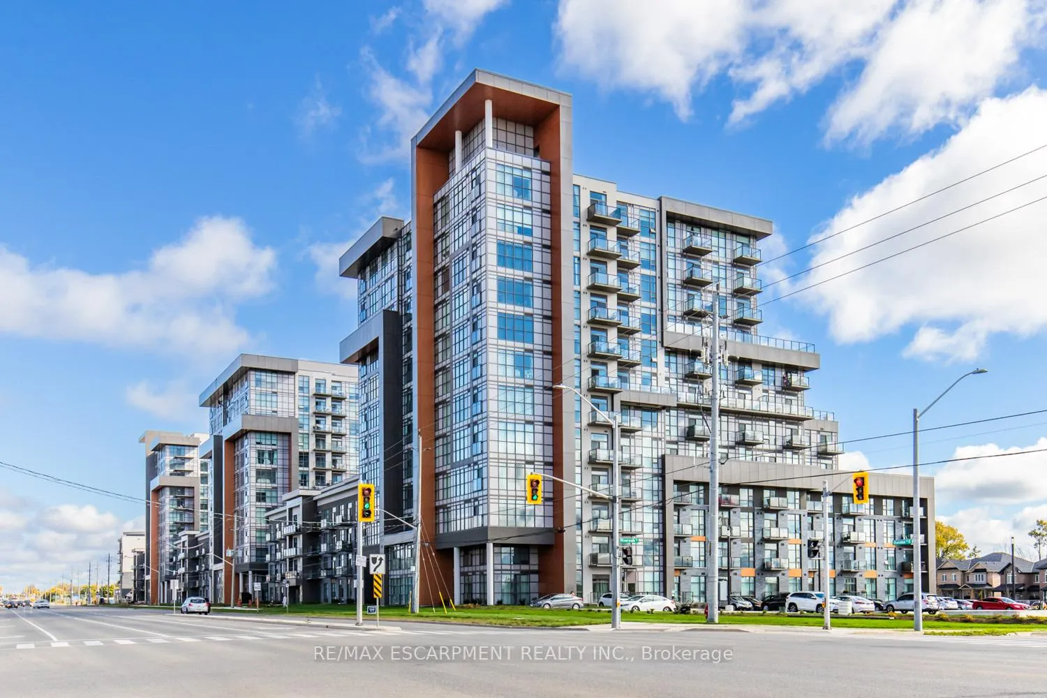 Front of Unit 319, 450 Dundas Street