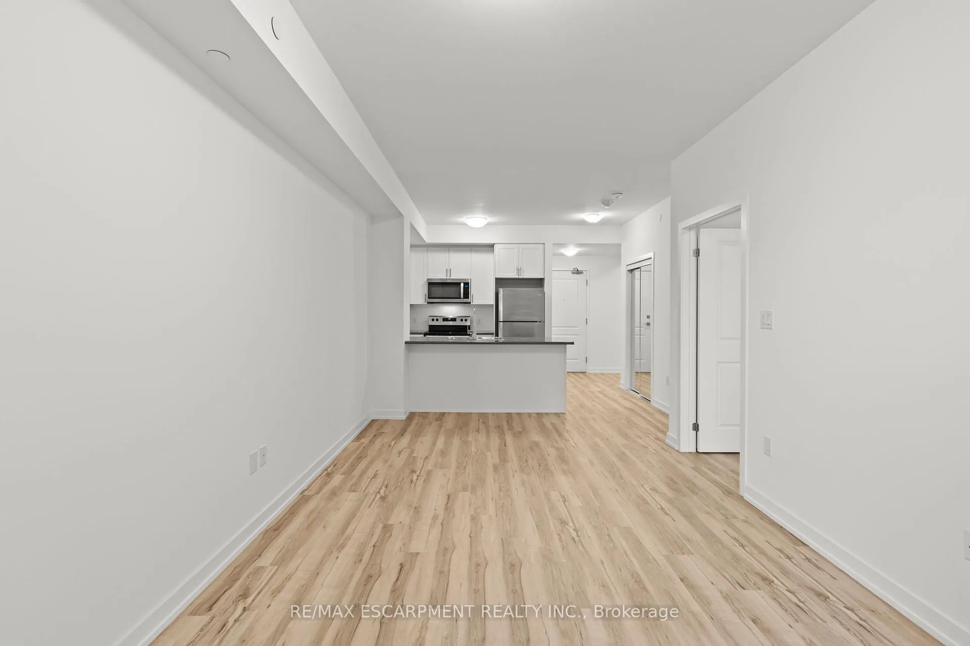 Photo 9 of Unit 219, 450 Dundas Street E, Hamilton, Waterdown — HOMEH