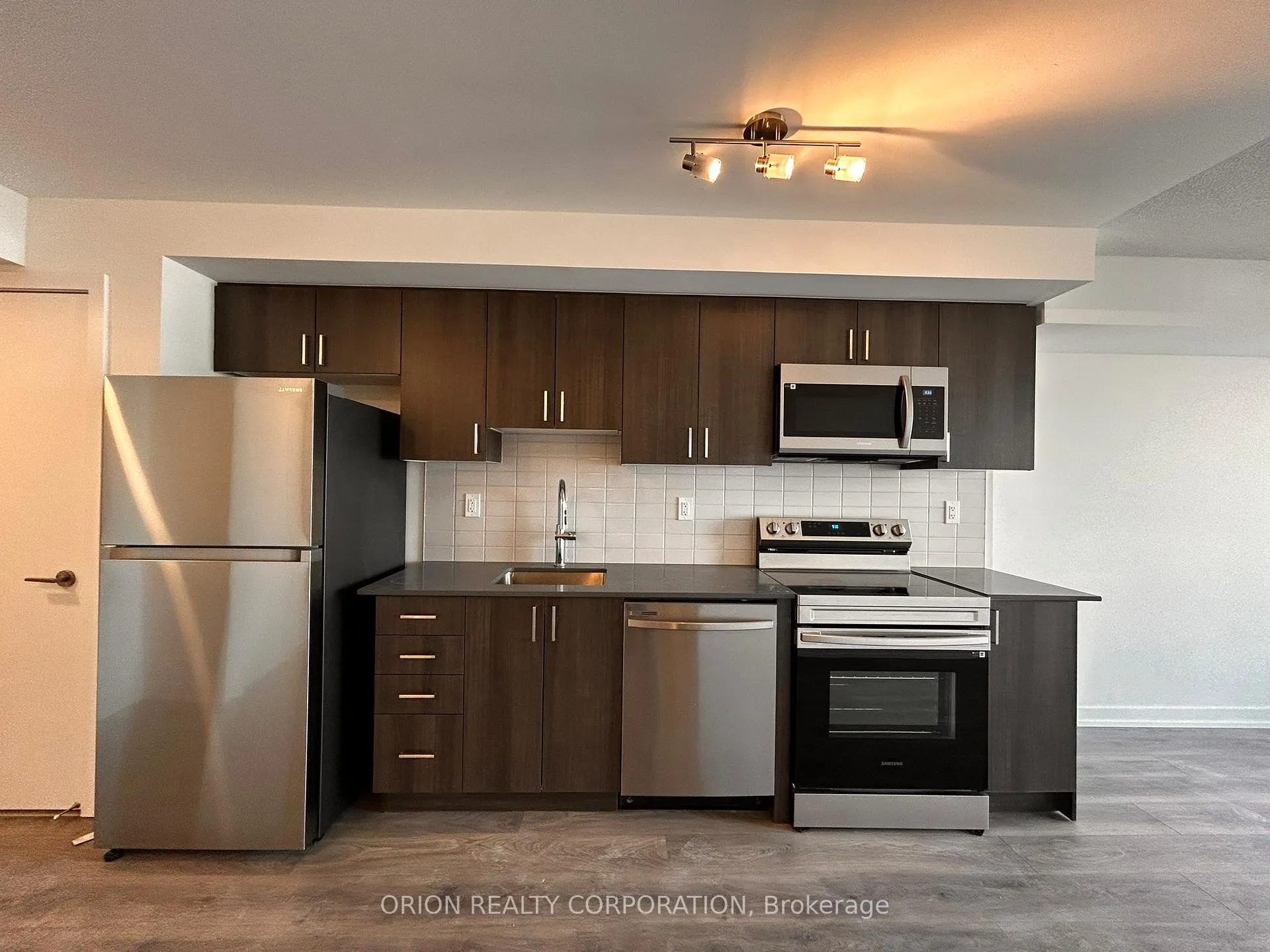 Photo 10 of Unit 1001, 1435 Celebration Drive, Pickering, Bay Ridges — HOMEH
