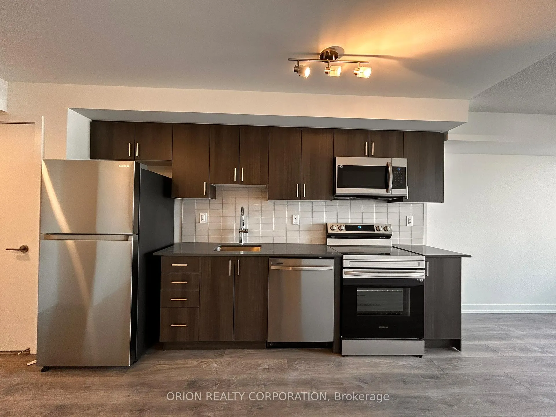 Photo 11 of Unit 1001, 1435 Celebration Drive, Pickering, Bay Ridges — HOMEH
