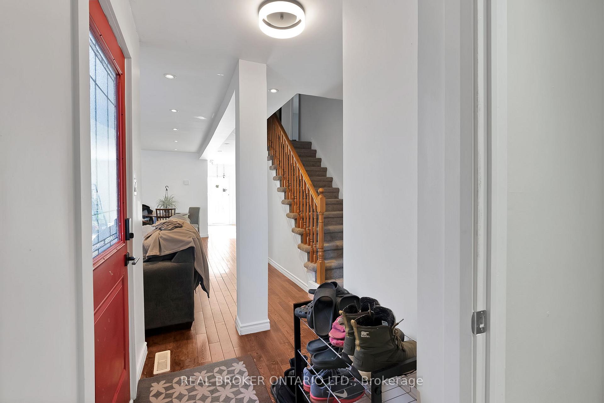 Photo 5 of 21 Carr Drive, Ajax, Central — HOMEH