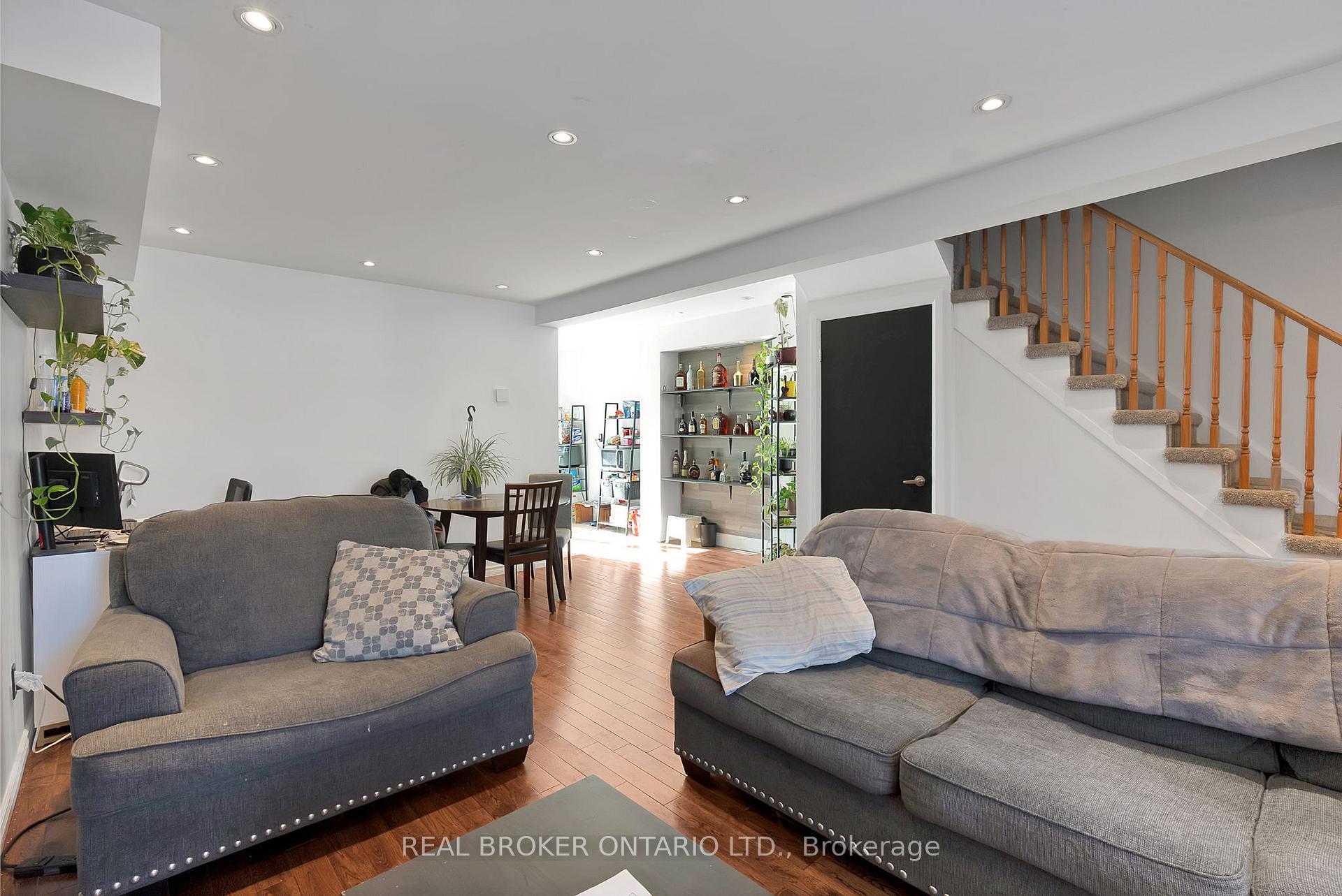 Photo 9 of 21 Carr Drive, Ajax, Central — HOMEH