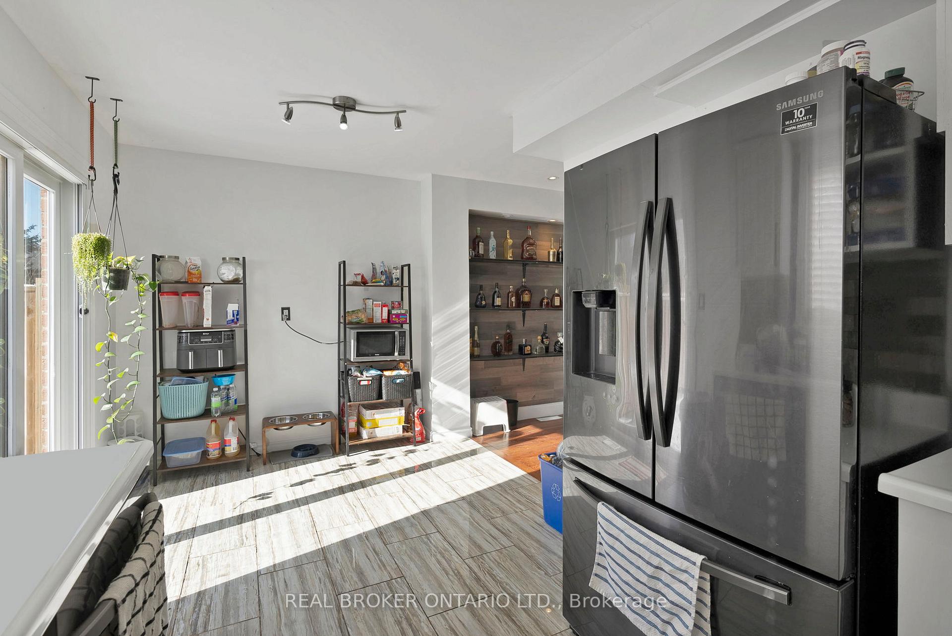 Photo 13 of 21 Carr Drive, Ajax, Central — HOMEH