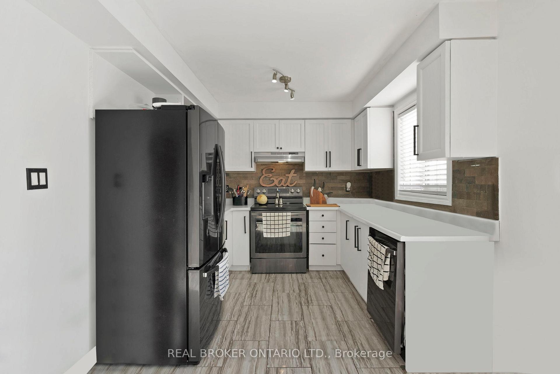 Photo 14 of 21 Carr Drive, Ajax, Central — HOMEH