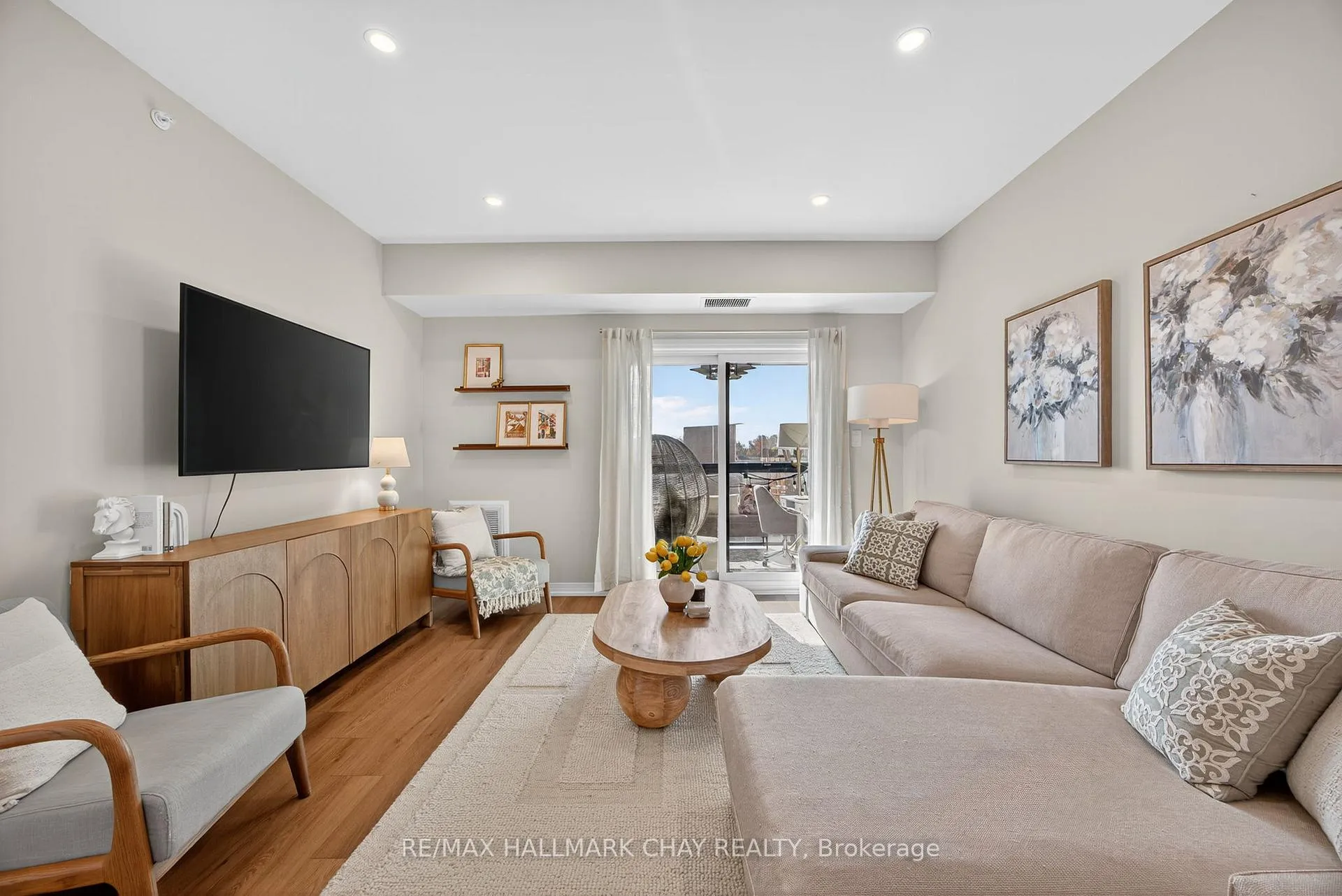 Photo 6 of Unit 203, 15 Kneeshaw Drive, Barrie, Innis-Shore — HOMEH
